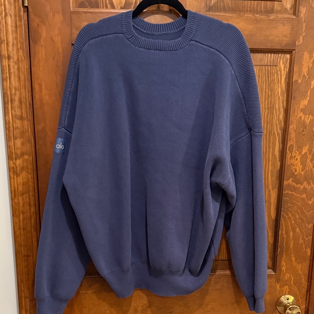 ALO Yoga Women’s (unisex) Deep Blue Crewneck Sweater
